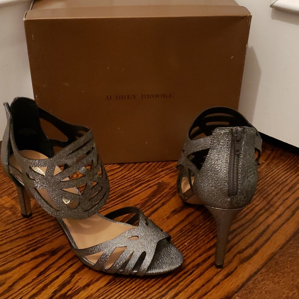 Audrey Brooke Grace Women's 8.5 Open Toe